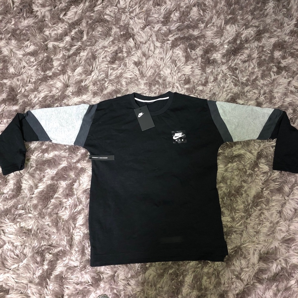 Nike sweatshirt no hood